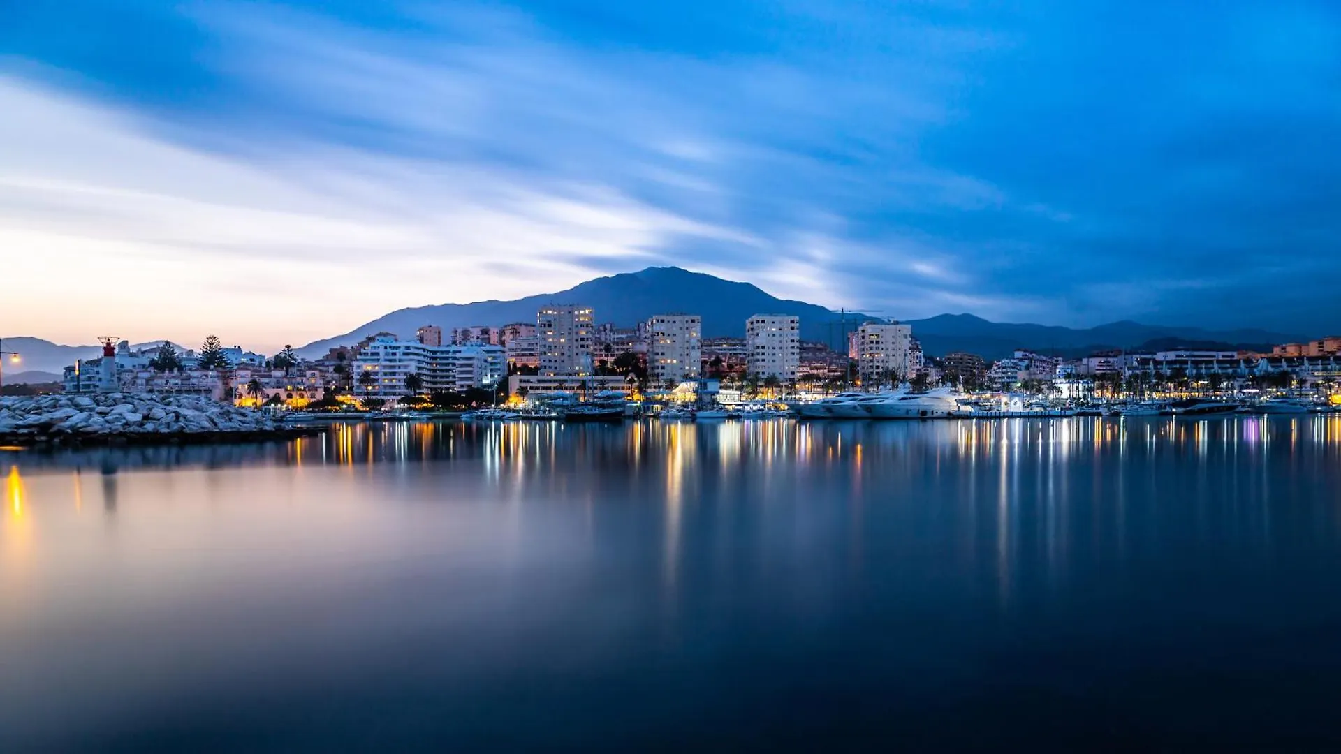 Estepona Beach Getaway 2Br Apartment W Sea View