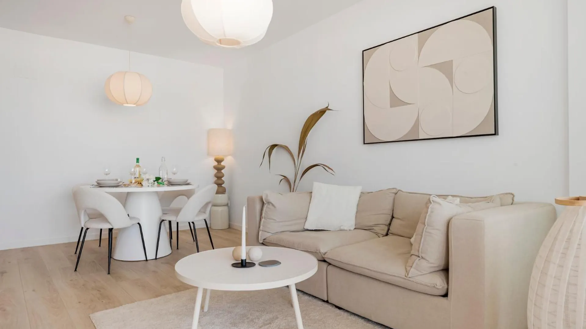 Estepona Beach Getaway 2Br Apartment W Sea View 0*,  スペイン